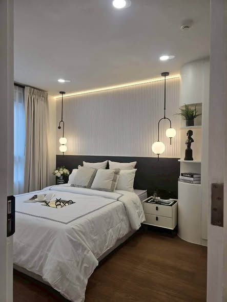 bedroom of The Clover