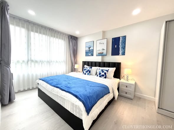 bedroom of The Clover