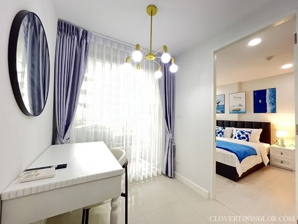 bedroom of The Clover
