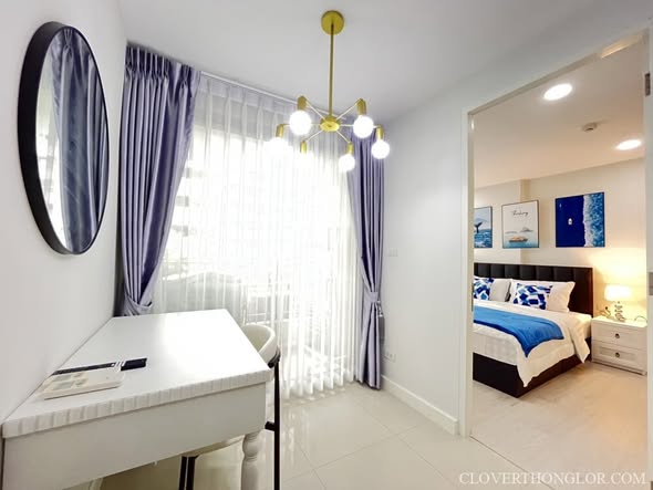 bedroom of The Clover