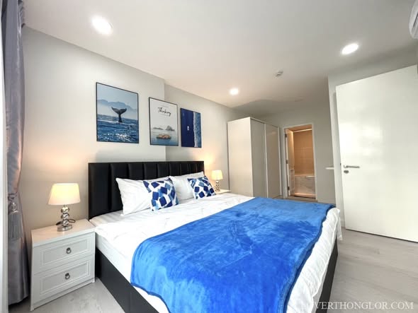 bedroom of The Clover