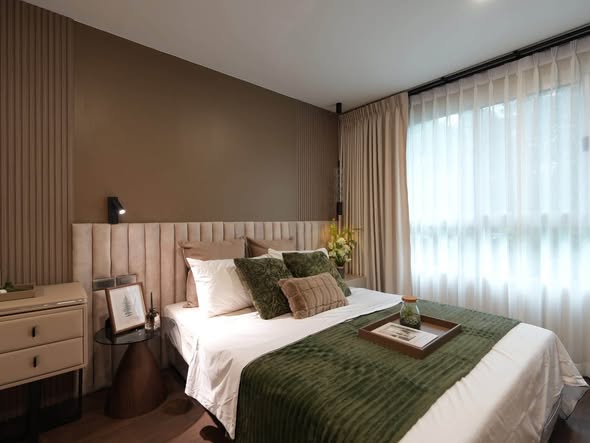 bedroom of The Clover