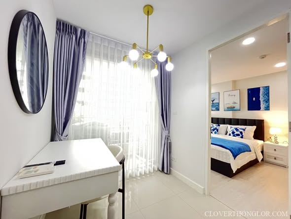 bedroom of The Clover