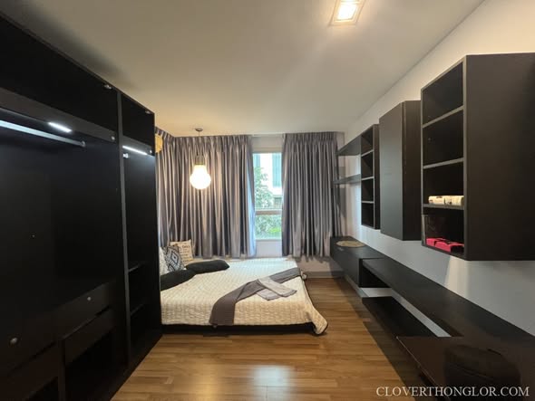 bedroom and room interior of The Clover