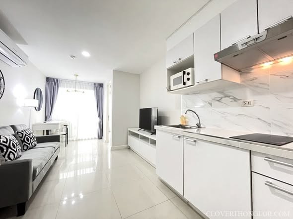 kitchen of The Clover