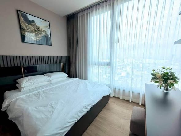 bedroom of The Crest Park Residences