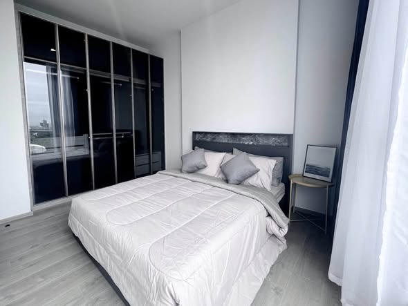 bedroom and room interior of The Crest Park Residences