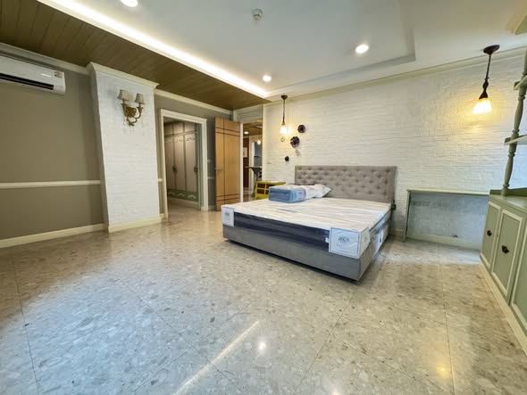 bedroom of The Crest Ruamrudee