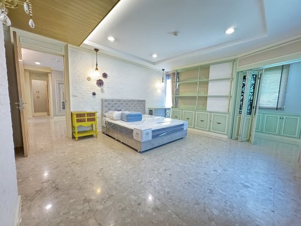 bedroom of The Crest Ruamrudee