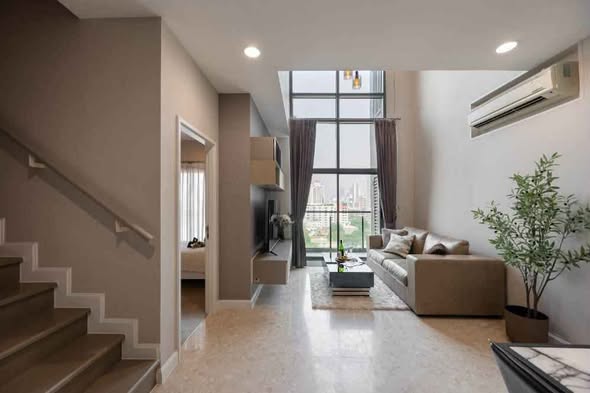 living room of The Crest Sukhumvit 34
