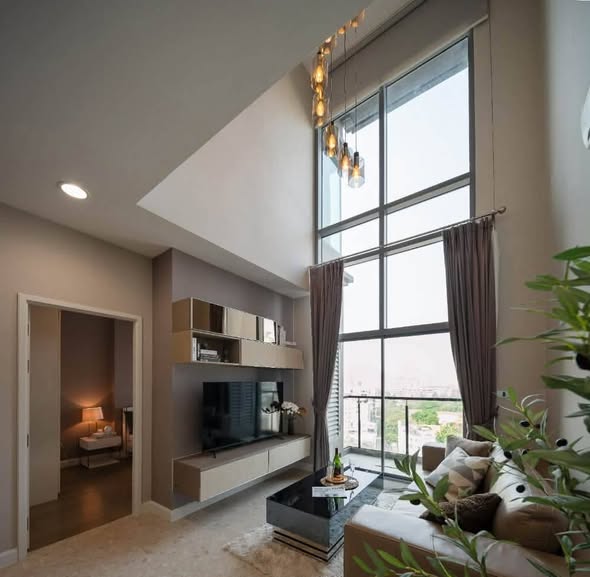 living room of The Crest Sukhumvit 34