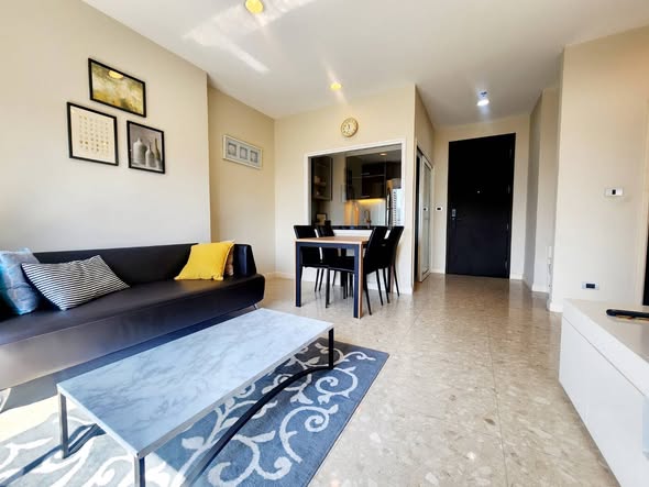 living room and bedroom of The Crest Sukhumvit 34