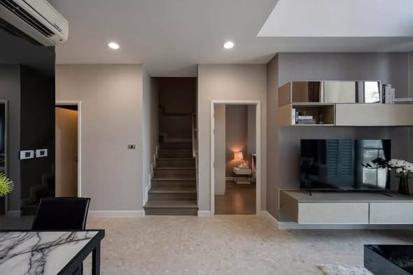 living room and kitchen of The Crest Sukhumvit 34
