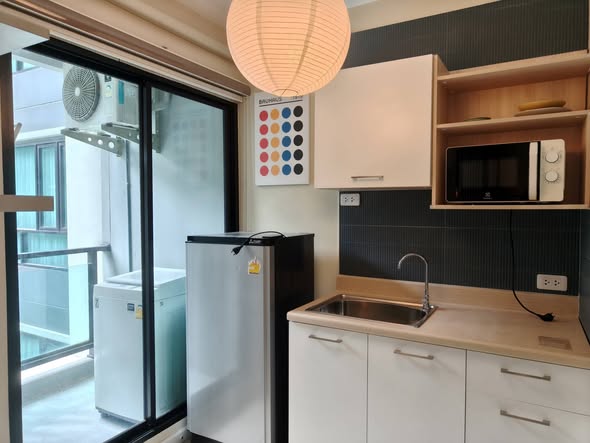 room interior and kitchen of The Cube Plus Phahonyothin 56