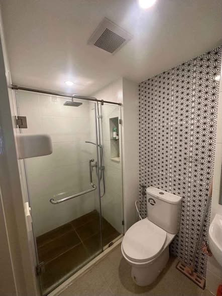 bathroom of The Cube Premium Ratchada 32