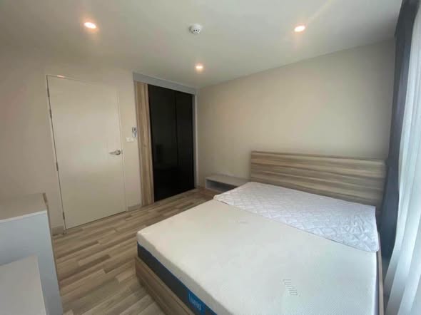 bedroom and room interior of The Cube Premium Ratchada 32