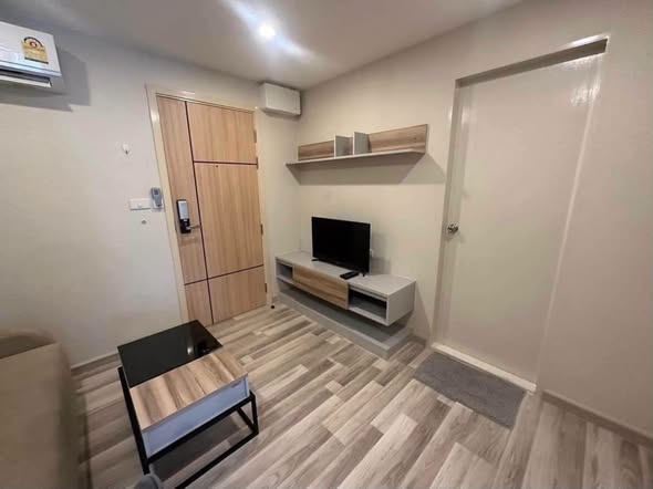 bedroom and room interior of The Cube Premium Ratchada 32