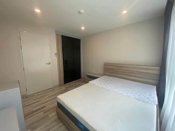 bedroom and room interior of The Cube Premium Ratchada 32