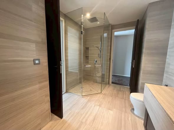 room interior of The Diplomat 39