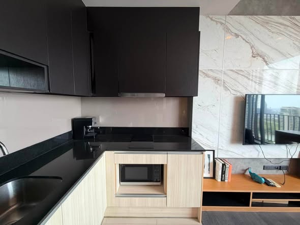 kitchen of The Edge Sukhumvit 23
