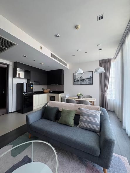 living room of The Edge Sukhumvit 23