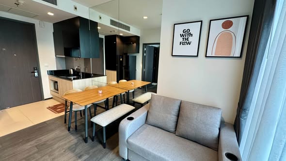 living room of The Edge Sukhumvit 23