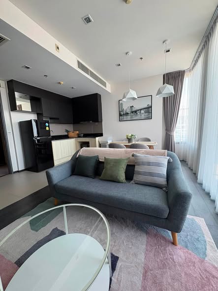 living room of The Edge Sukhumvit 23