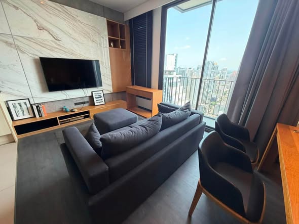 living room of The Edge Sukhumvit 23