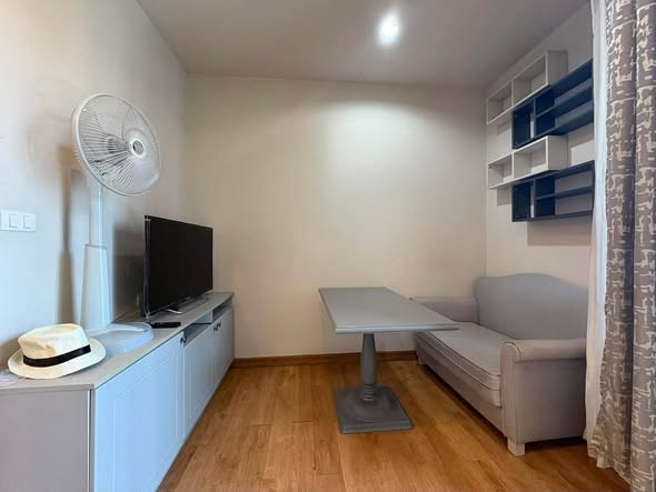 bedroom of The Editor Saphan Khwai