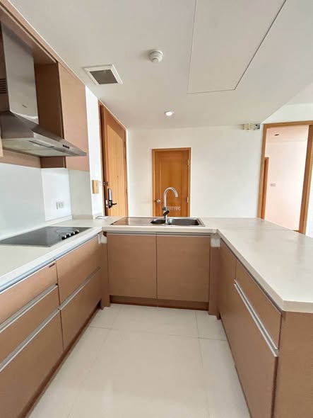 kitchen of THE EMPIRE PLACE SATHON
