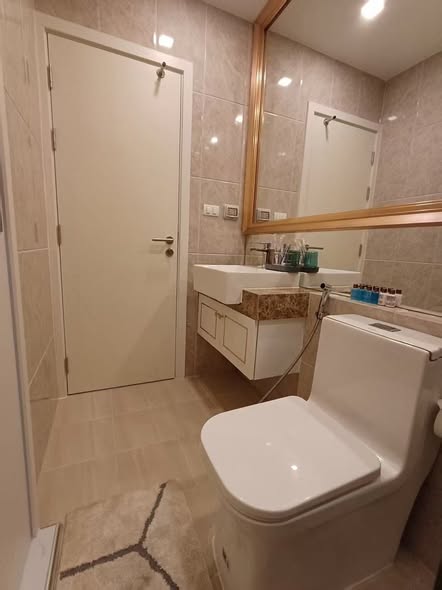 bathroom of The Empire Tower Pattaya ดิ เอ็มไพร์ ทาวเวอร์ พัทยา