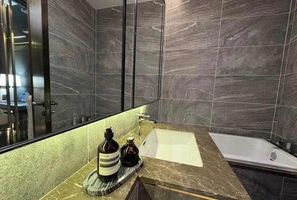 bathroom of THE ESSE Sukhumvit 36