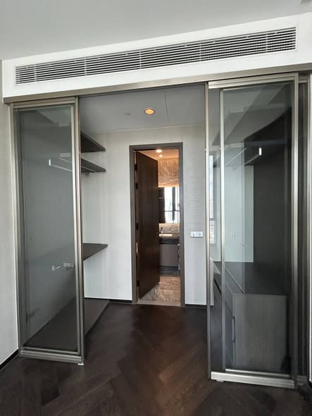 room interior and kitchen of THE ESSE Sukhumvit 36
