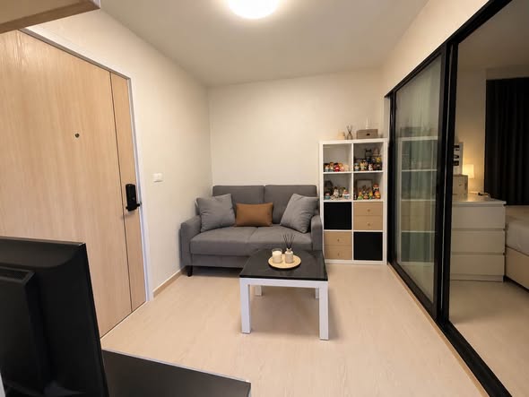 bedroom and room interior of The Excel Groove