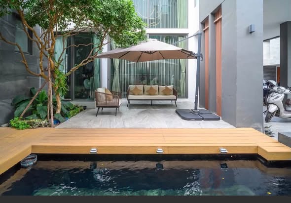 pool of The Gentry Phatthanakan – เดอะ เจนทริ พัฒนาการ