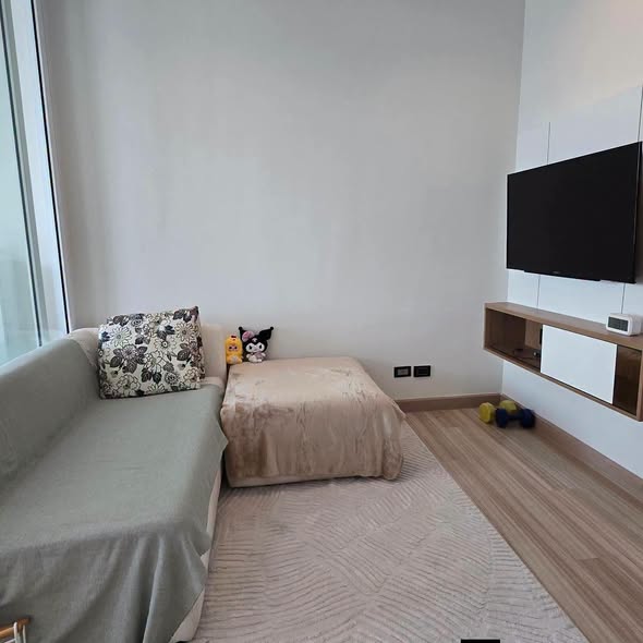 bedroom of The Hotel Serviced Condo เดอะโฮเทล คอนโด