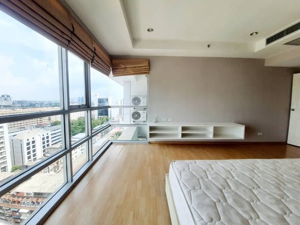 bedroom and room interior of The Inspire Place Abac Rama 9
