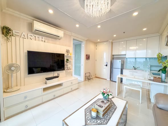 bedroom and living room of The Issara Ladprao