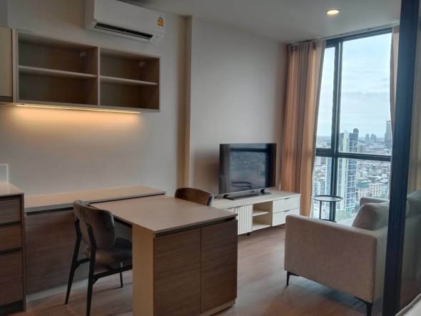 bedroom of The Issara Sathorn (ดิ อิสสระ สาทร)