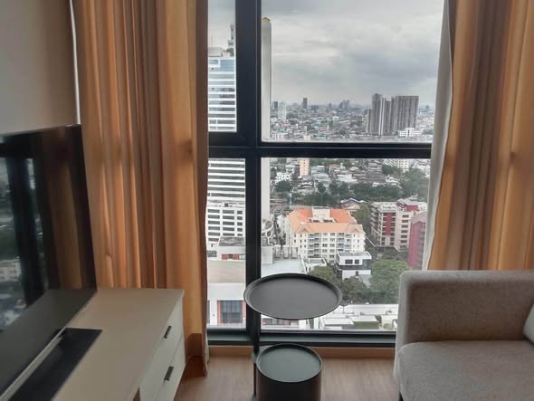 bedroom of The Issara Sathorn (ดิ อิสสระ สาทร)