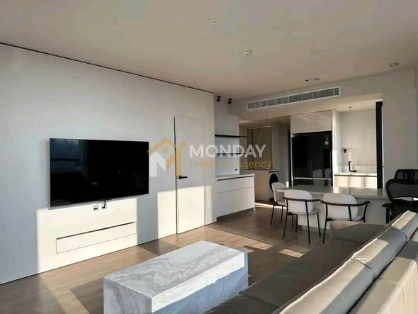 living room of The Issara Sathorn (ดิ อิสสระ สาทร)