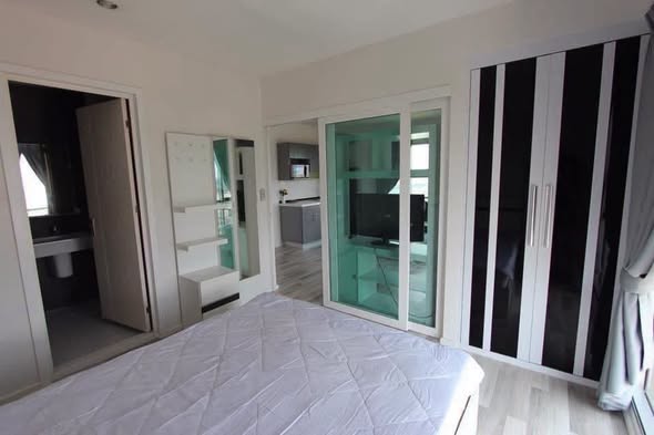 bedroom and room interior of The Key Cheangwattana
