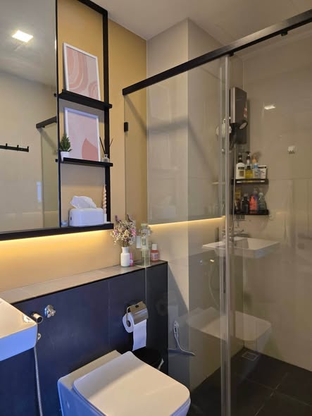 bathroom of The Key MRT Phetkasem 48