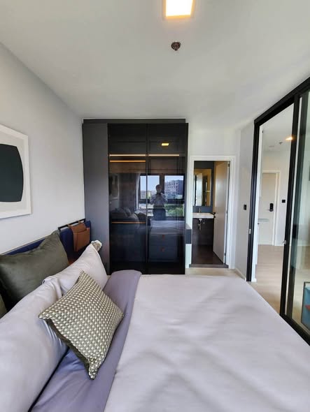 bedroom and room interior of The Key MRT Phetkasem 48