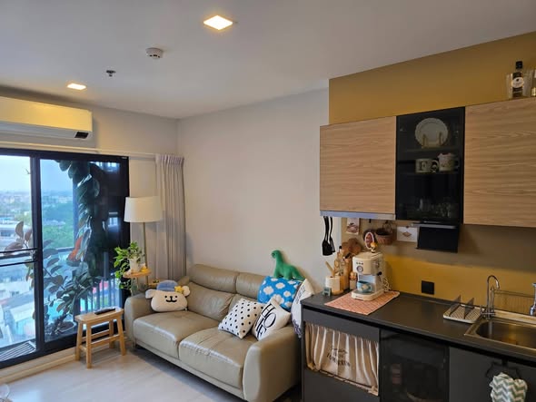living room of The Key MRT Phetkasem 48
