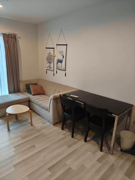 living room and room interior of The Key Sathon-Charoen Rat