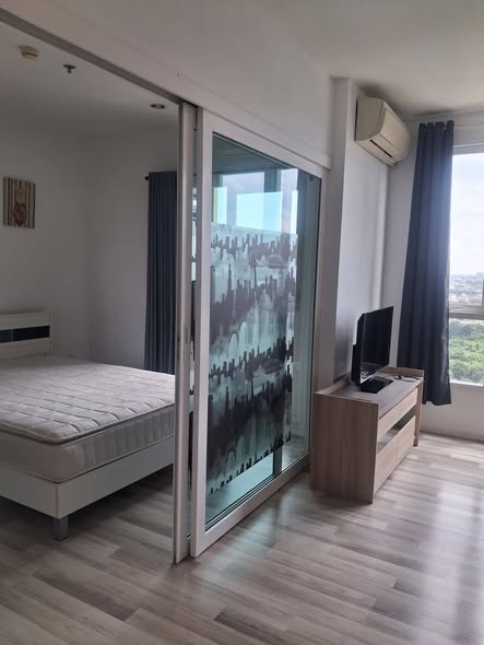 bedroom and room interior of The Key Sathon-Ratchaphruek