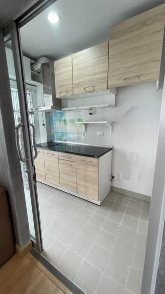 room interior and bathroom of The Kith Tiwanon เดอะคิทท์ ติวานนท์
