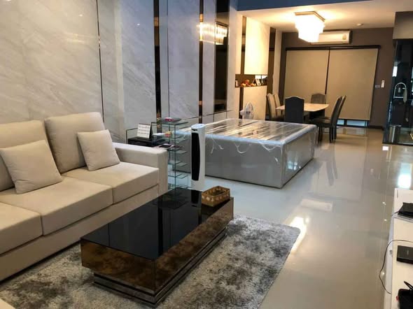 living room of The Landmark เอกมัย รามอินทรา