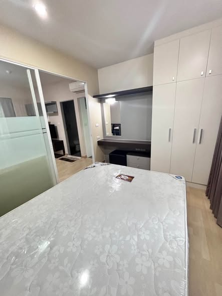 room interior of The Leaf
